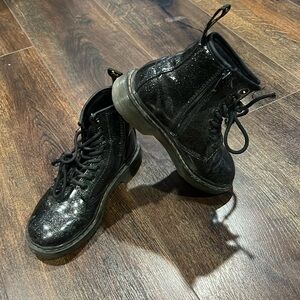 Girls dr martens